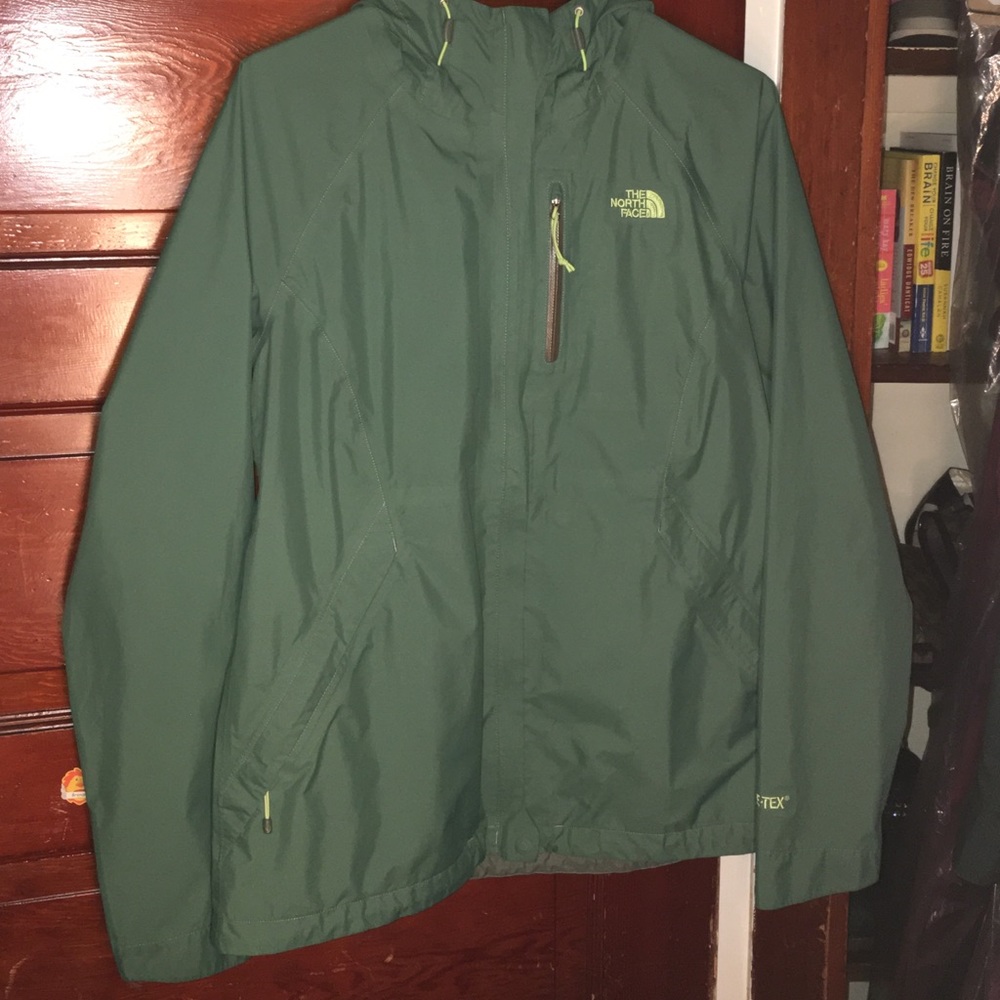 Women’s Northface Rain Jacket